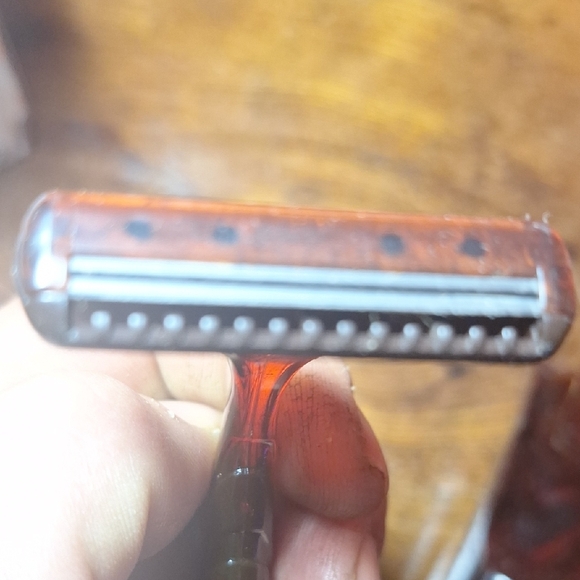 Tortoise Shell Hair Claw Clip - Picture 3 of 10